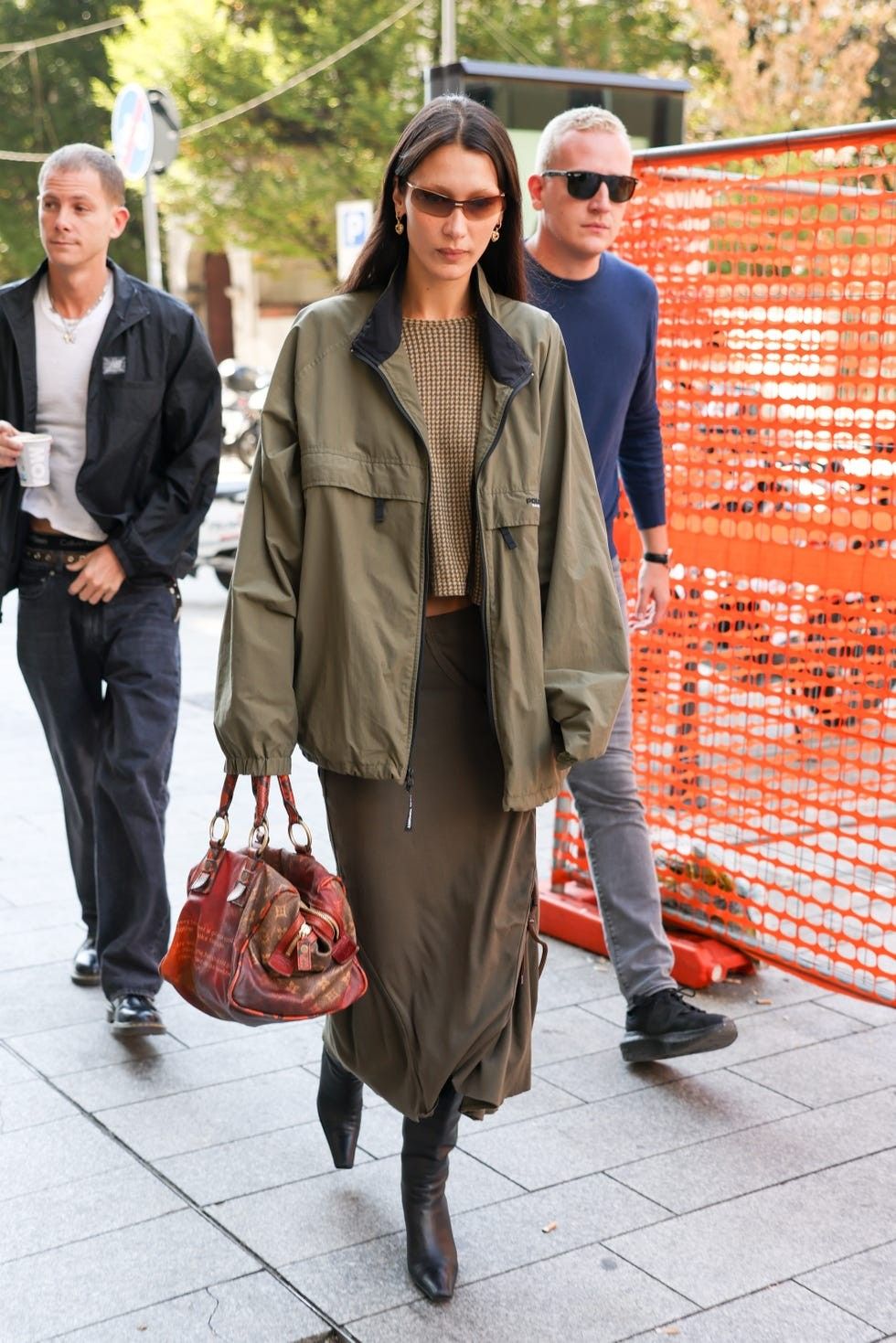 Bella Hadid Inspired K-Fashion Look #19