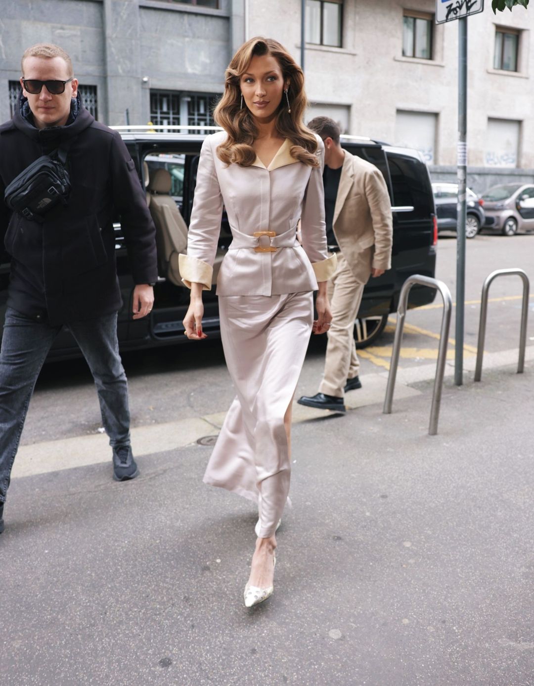 Bella Hadid Inspired K-Fashion Look #27