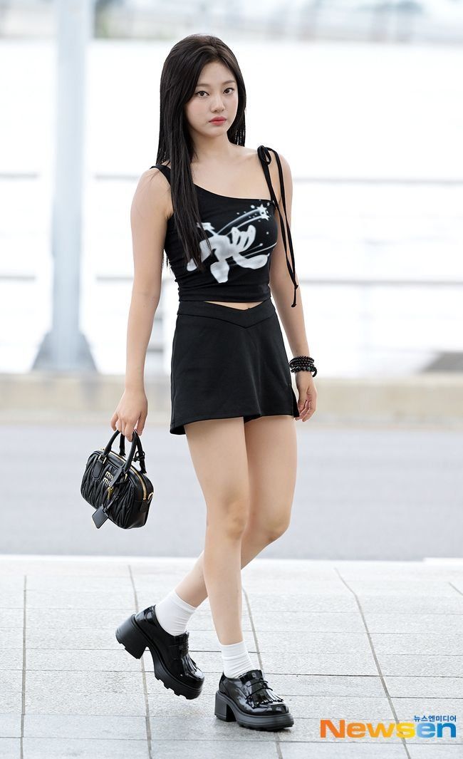 Cardigan & Mini Skirt — Korean Street Style