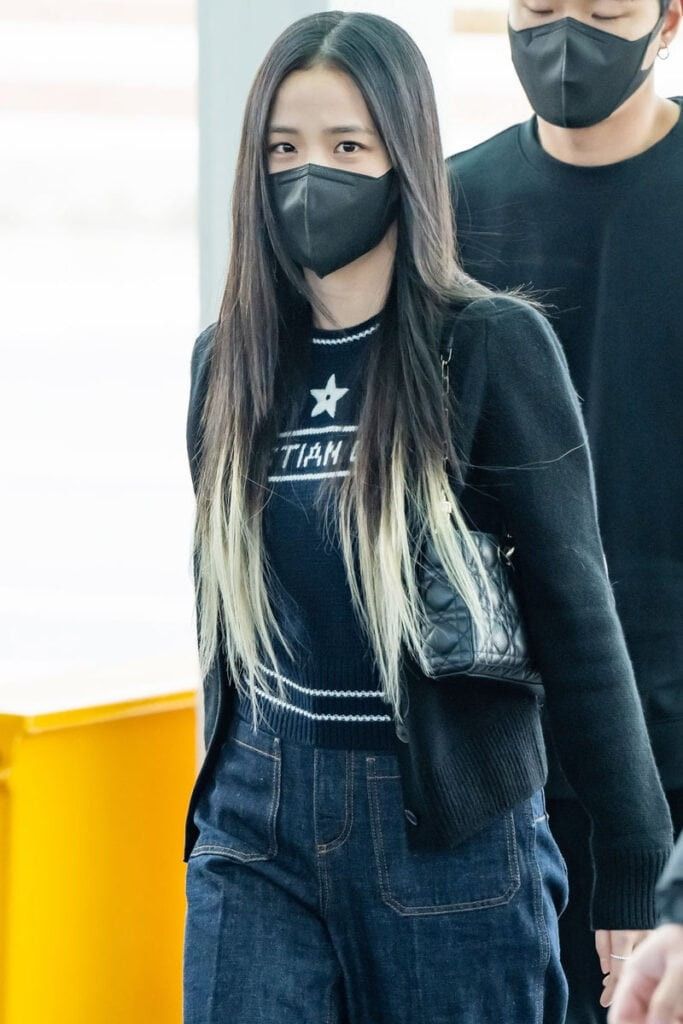 Cardigan & Sweatpants — Korean Street Style