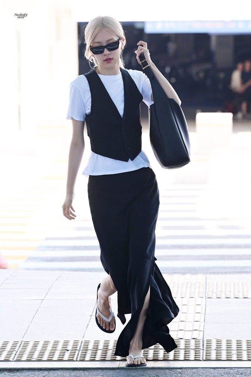Cardigan & Sweatpants — Korean Street Style