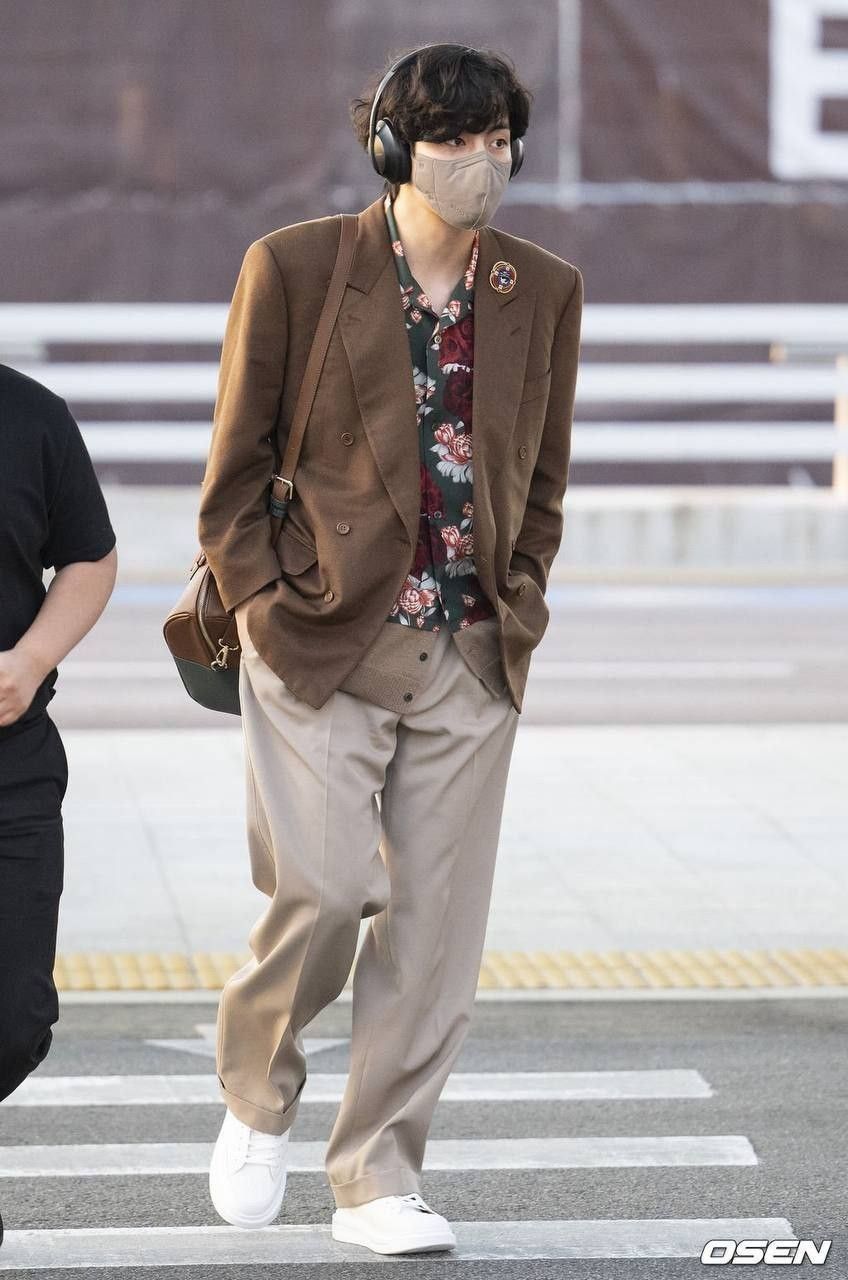Cardigan & Sweatpants — Korean Street Style
