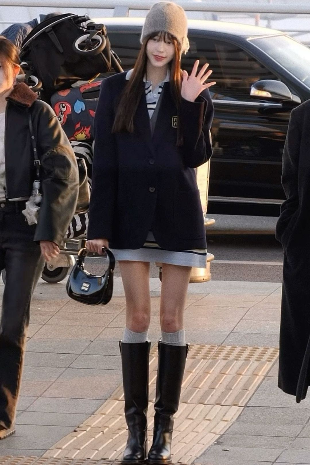 Cardigan & Sweatpants — Korean Street Style