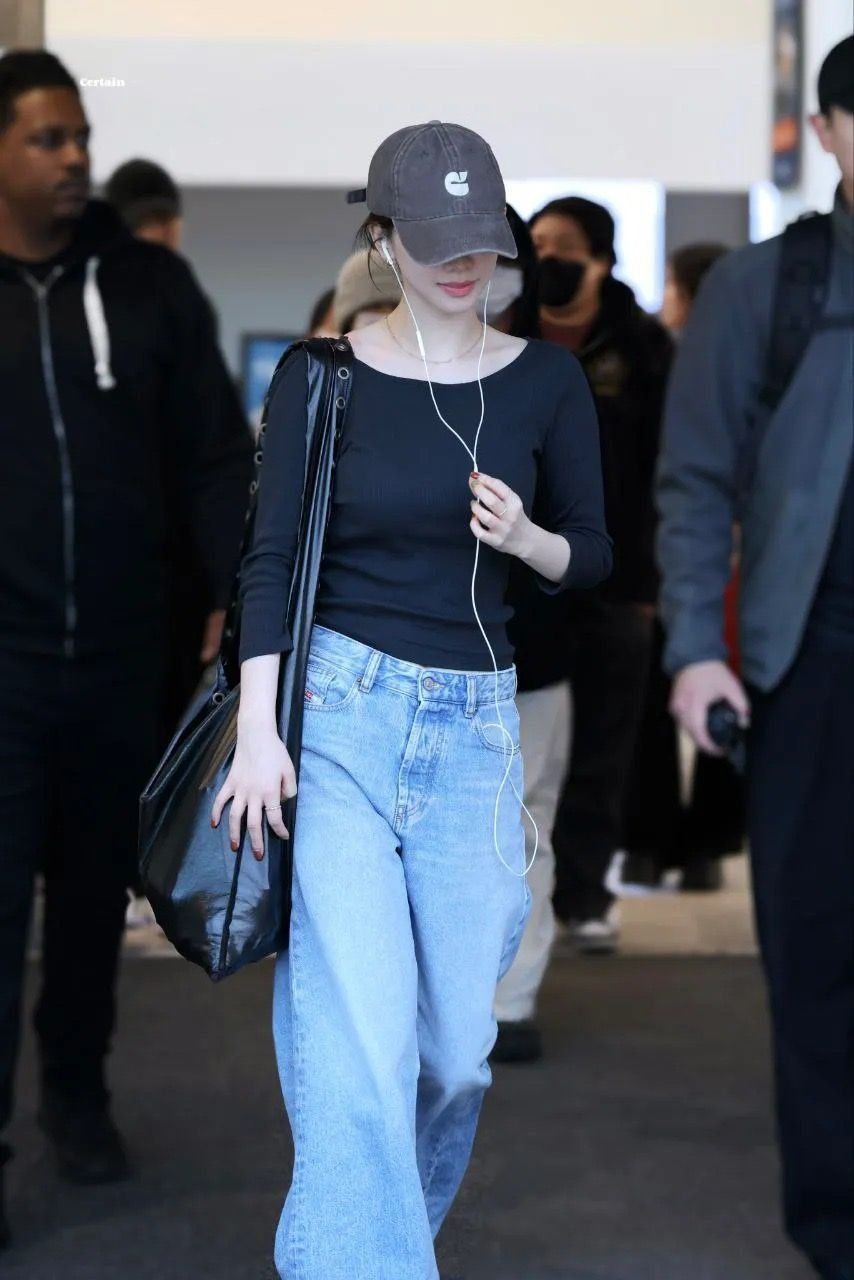 Cardigan & Sweatpants — Korean Street Style