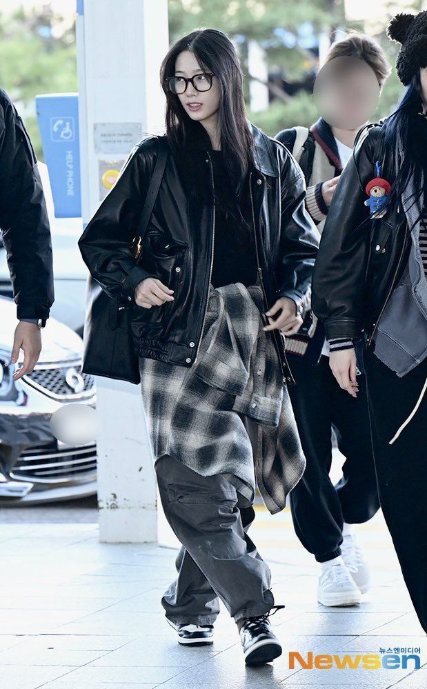 Cardigan & Sweatpants — Korean Street Style