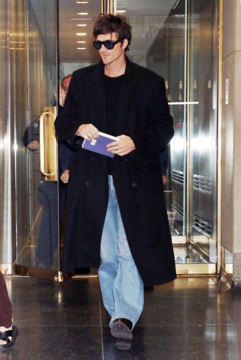Cardigan & Sweatpants — Korean Street Style
