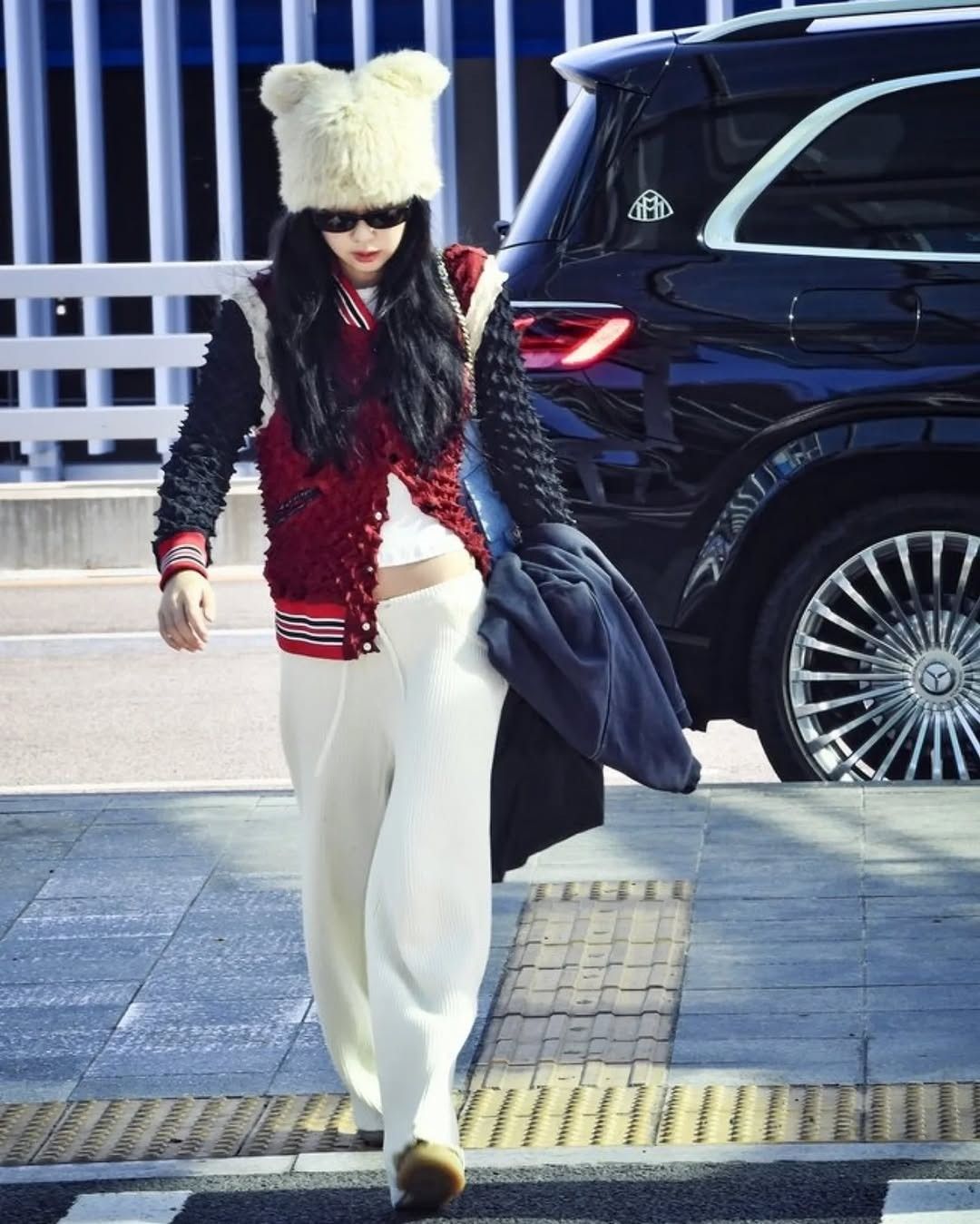 Cardigan & Sweatpants — Korean Street Style