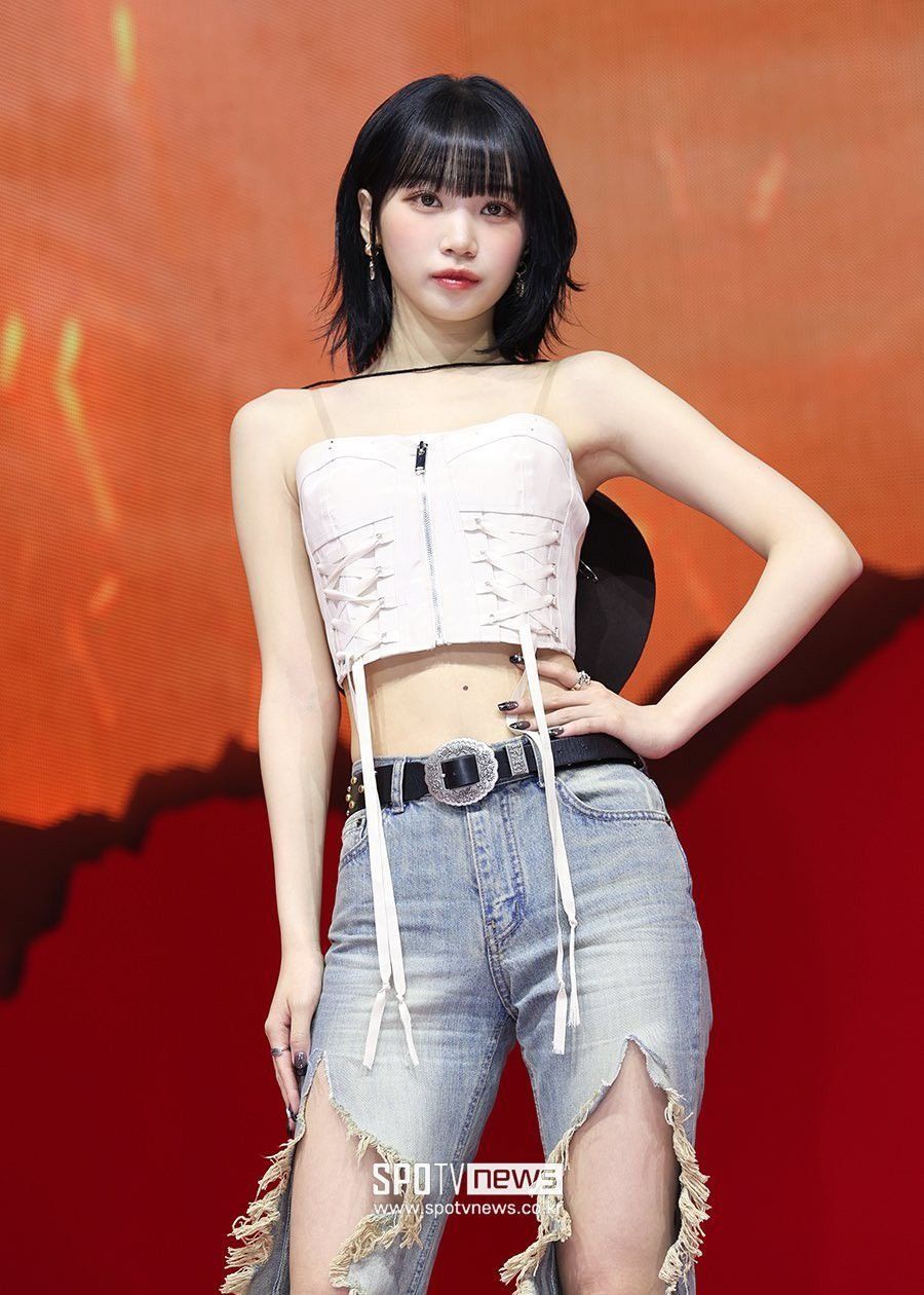 Chaewon LE SSERAFIM Inspired K-Fashion Look #1