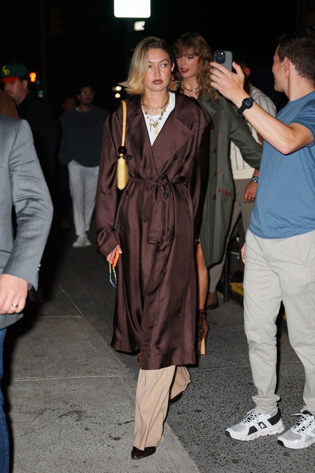 Gigi Hadid Inspired K-Fashion Look #33