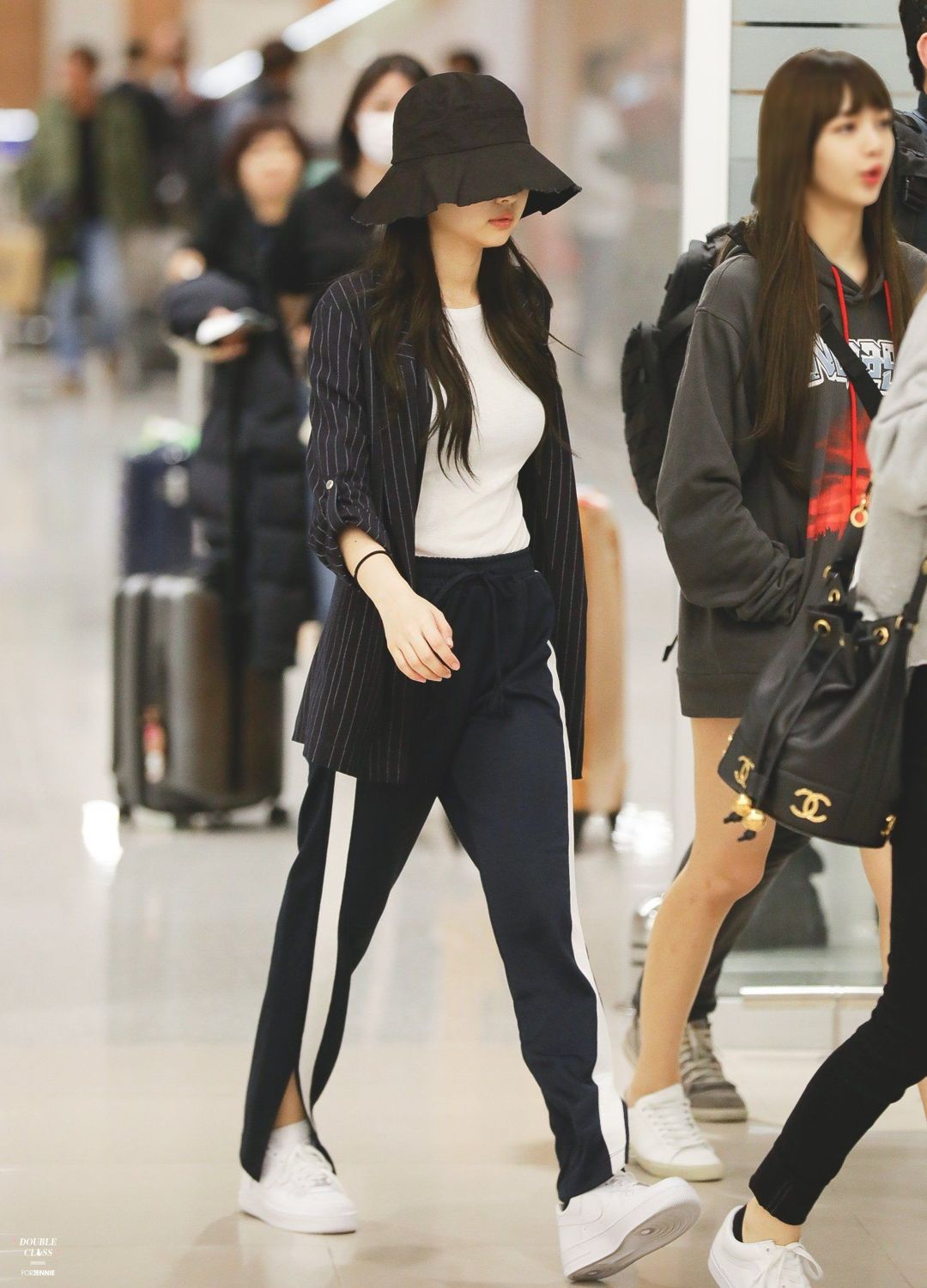 Jacket & Sweatpants — Korean Street Style