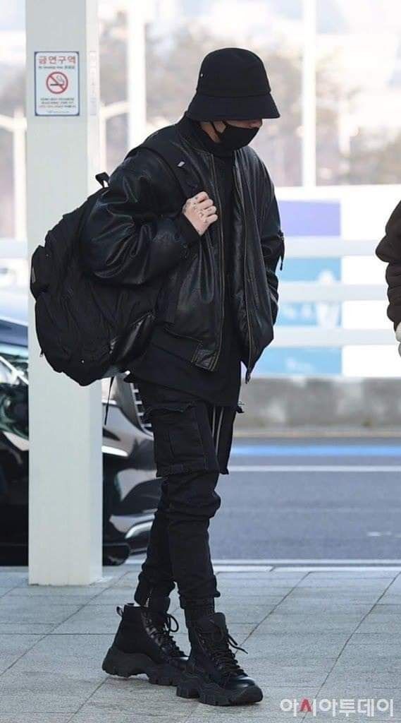 Jacket & Sweatpants — Korean Street Style