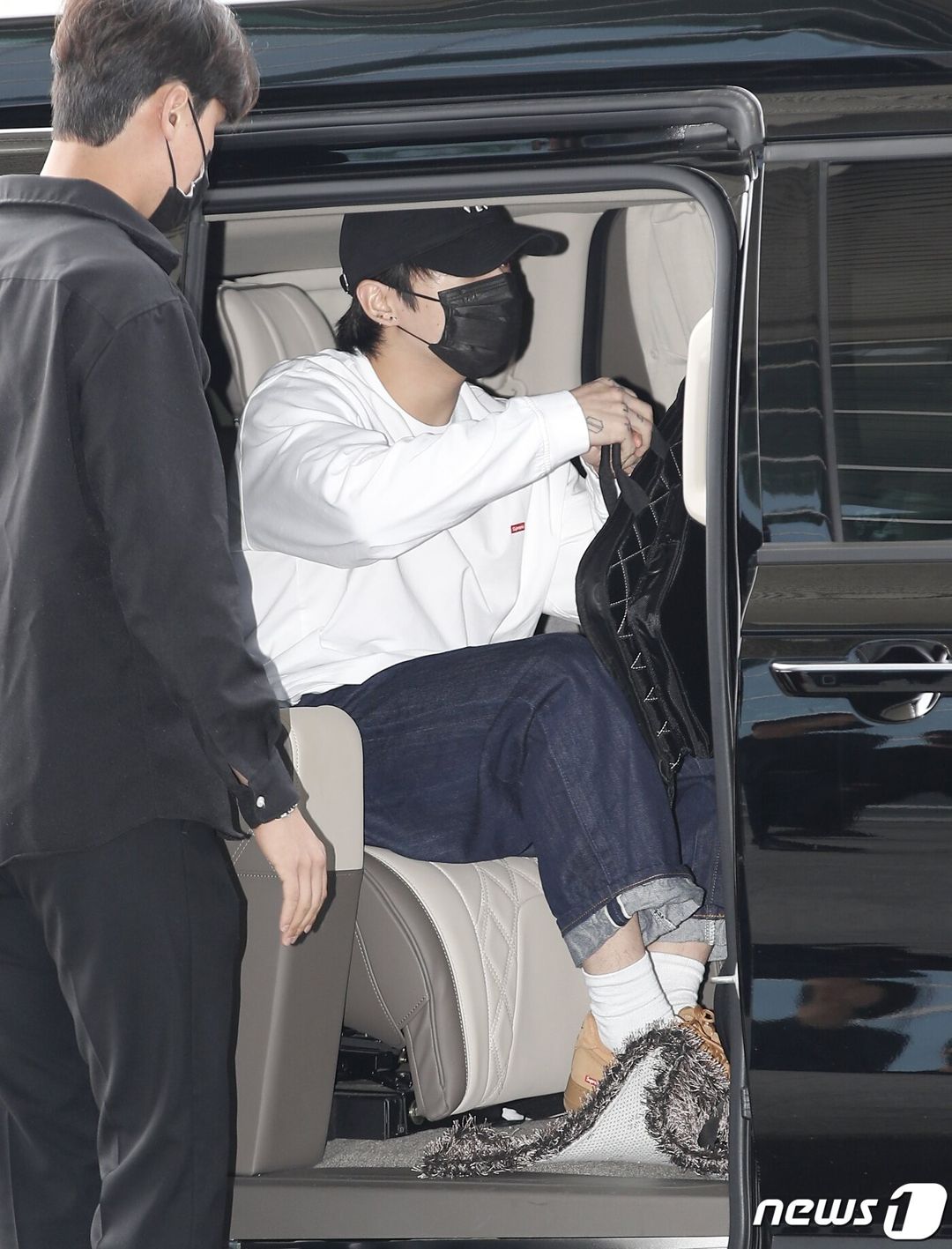 Jacket & Sweatpants — Korean Street Style