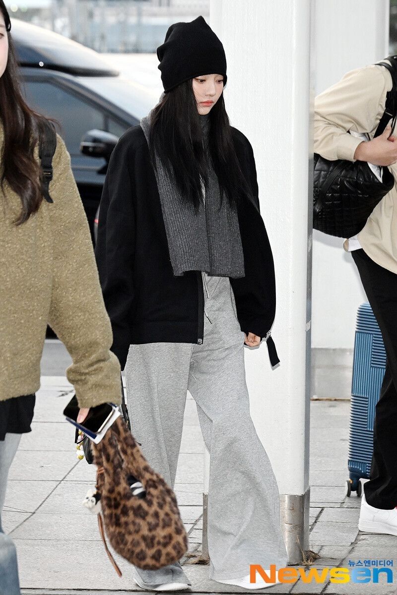 Jacket & Sweatpants — Korean Street Style