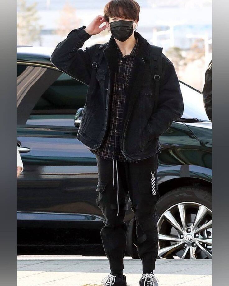 Jacket & Sweatpants — Korean Street Style
