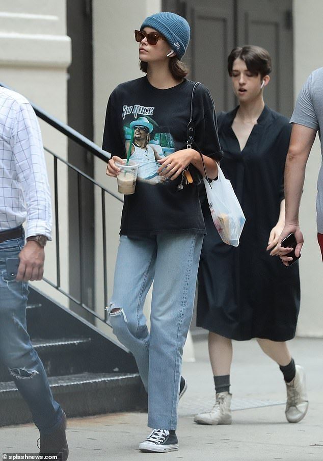 Kaia Gerber Inspired K-Fashion Look #25